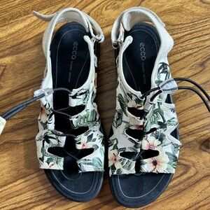 Ecco Soft 5 Women Tropical Floral Green White adjustable Fit/strap Size 6 /37EU